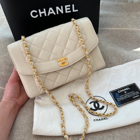 RARE- Chanel Diana Ivory Medium Caviar with Gold Hardware - Picture 1 of 11